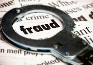 Mangaluru, Sep 12,2017: Mangaluru city police have arrested 10 accused in a fraud case and seized Rs 30, 98, 760 worth properties including an Innova car, 20 cell phones, 2 laptops, an Ipad, a printer and cash of Rs 10, 00, 700. The arrested gang cheated two North Indians on the assurance of providing medical seat at a private medical college in Mangaluru city.  The arrested have been identified as West Bengal residents Mahesh Kumar (54), Ajay Nayak (41), Lucknow based Saurab Guta (32), Jharkhand  natives, Vikaram (30) Sanjay Kumar Mahttur (26), Anoop Singh (35), Manish Kumar Shah (30), Bihar resident Amith Ranjan (25), Hyderabad residents Rajeev Kumar A (30) and Anil Thulki Ram (62).  The accused reportedly cheated New Delhi based Kamal Singh Raj Purohith and Rajasthan native Mahender on the assurance of medical seats to their children at a private medical college in Mangaluru. Some of the accused brought the duo to a hospital and showed fake ID cards stating that they are the concerned officials for admission process at the college.  Subsequently, the accused took two demand drafts of worth Rs 5, 40, 000 of each from the victims before fleeing from the scene.  The two North Indians on a suspicion lodged a complaint at Kadri police station on the incident. Kadri police succeeded to nab all culprits who cheated the duo. such cases are on the increase in the city and one should be aware and very cautious. 